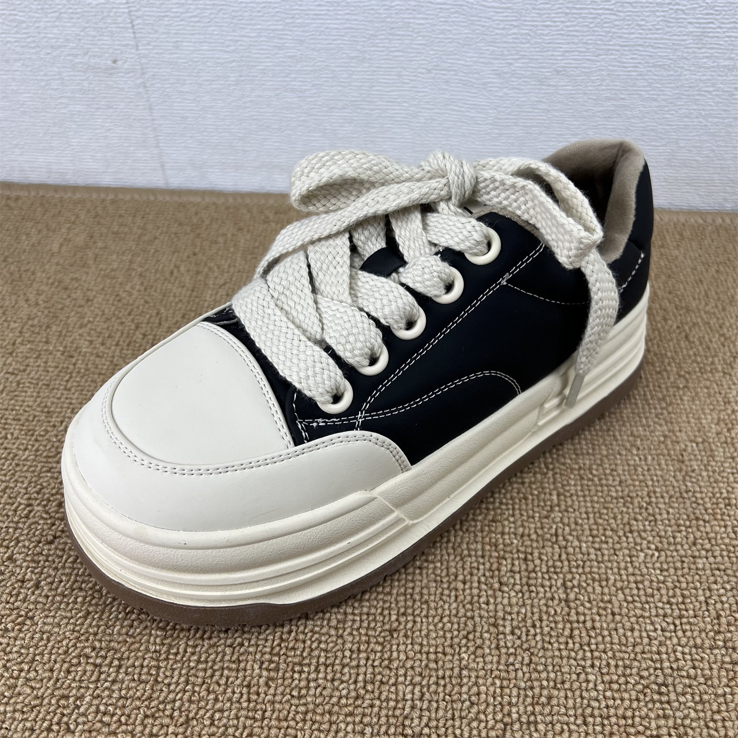 厚底真皮面包鞋女黑白拼色系带休闲板鞋百搭舒适小白鞋浅口冬季潮,女鞋,休闲板鞋,淘宝优惠券,粉丝福利购,淘宝优惠卷