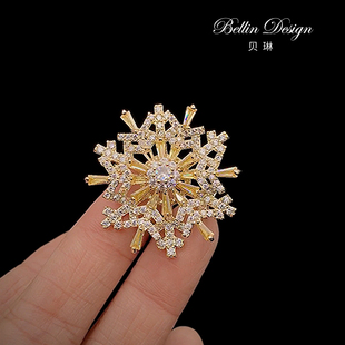 别针生日礼物胸花3736 金色旋转雪花胸针高级感轻奢西服配饰品开衫