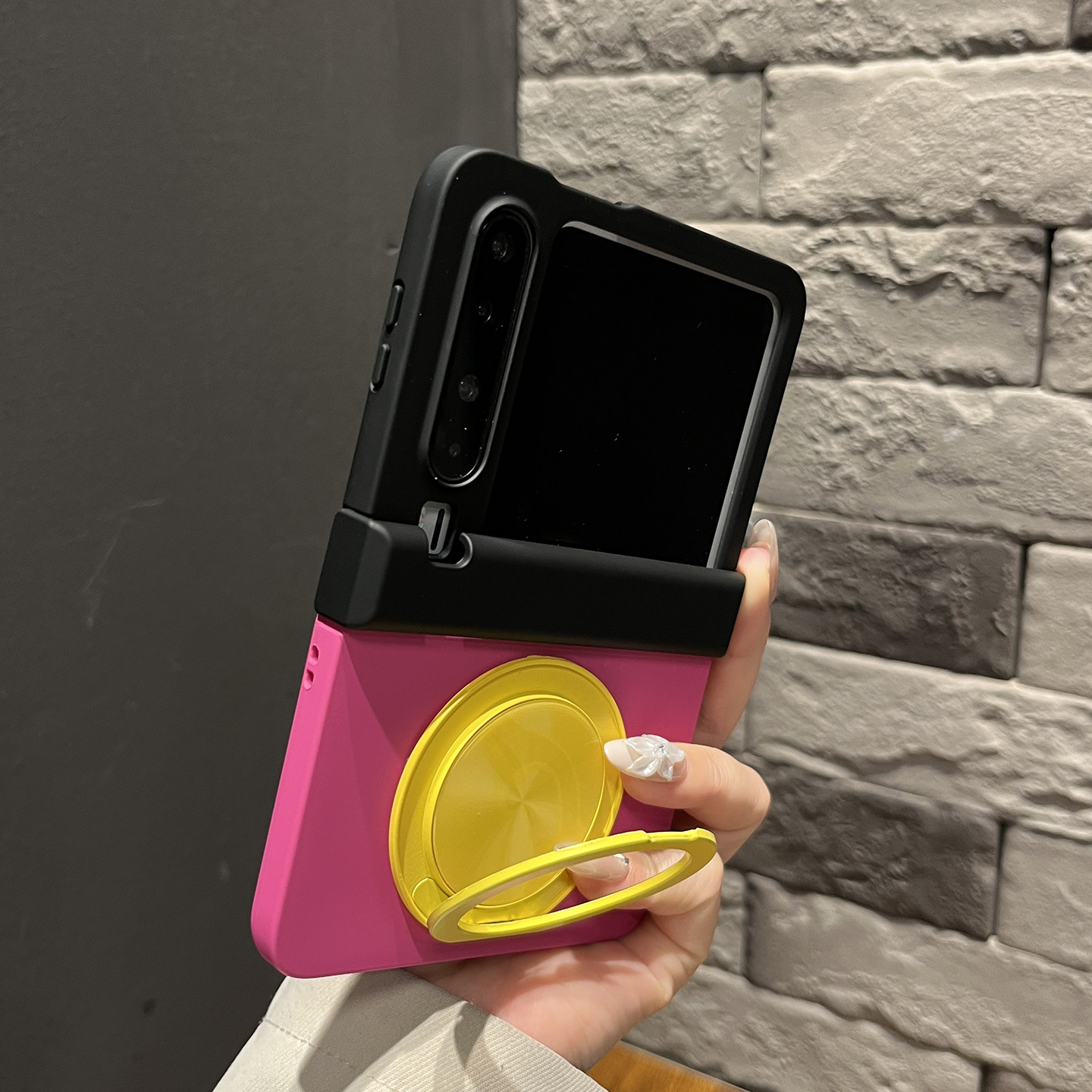 【带支架】中轴拼色黑玫红圆形支架适用华为PuraX手机壳米mixflip2时尚razr60ultra翻盖防摔荣耀Vflip2女外壳,3C数码配件,手机保护套/壳,淘宝优惠券,粉丝福利购,淘宝优惠卷