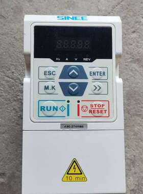 售前咨询99新220v两相输入正弦变频器 输380.0.75千