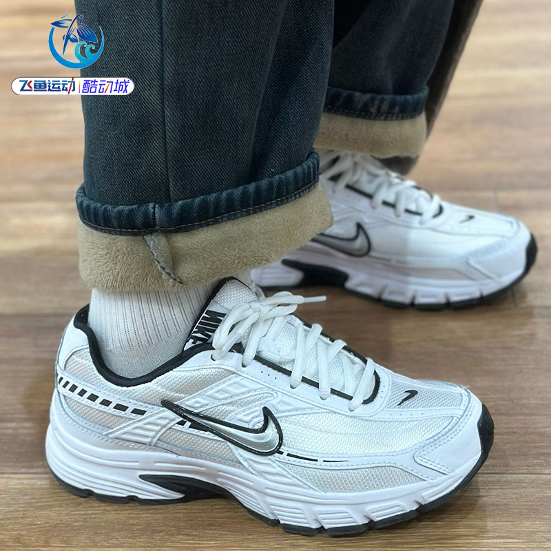 耐克Nike透气休闲低帮跑步鞋