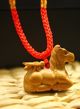 纯桃木生肖马吊坠木质马上赢项链