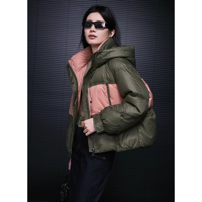 军绿色拼接连帽羽绒服女