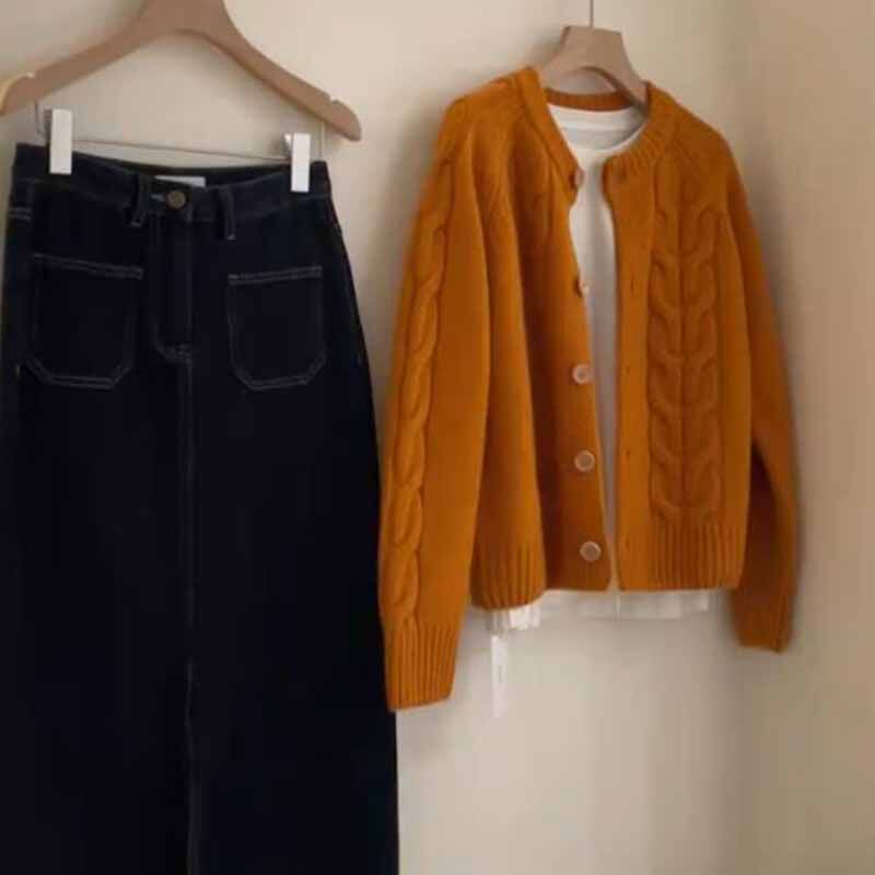 羊毛圆领麻花单排扣针织开衫毛衣