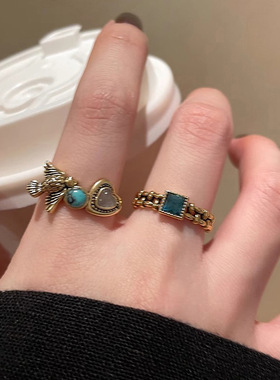 2025冬当季新款 衣佳人折扣 复中古风做旧镶钻方形爱心戒指食指戒