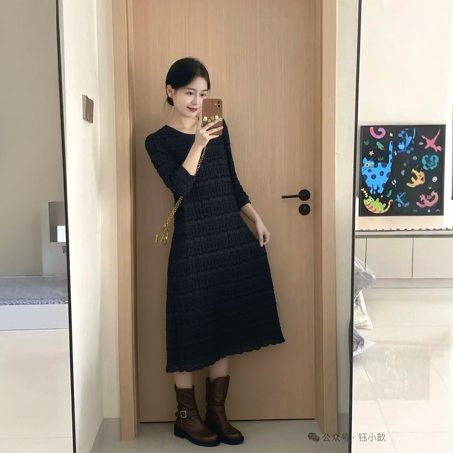 2026春二三线品牌1 衣佳人折扣女装 圆领 钩花 黑色 连衣裙 092