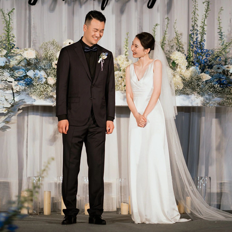 韩式轻婚纱超仙森系简约缎面新娘迎宾出门纱修身显瘦鱼尾收腰礼服