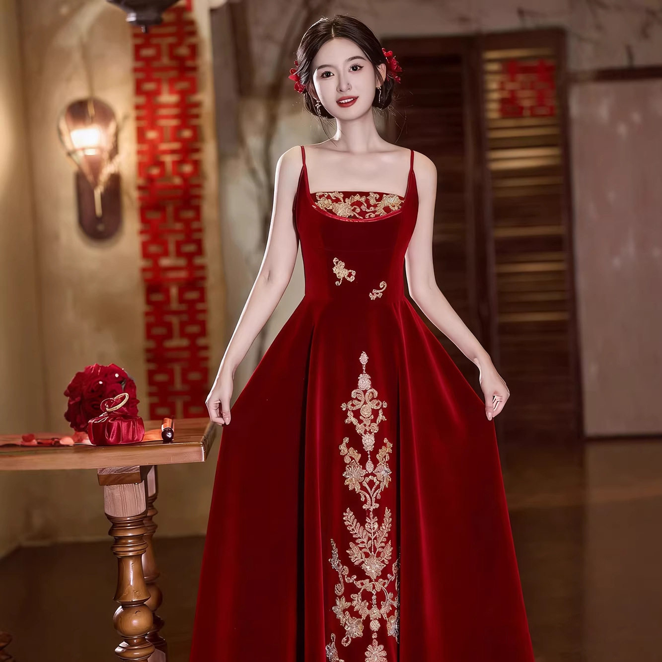 红色吊带敬酒服新娘2026新款轻奢小众结婚新中式订婚晨袍礼服裙女