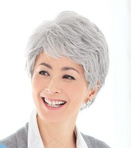 中老年花白假发 女 妈妈短直发 银白色 演出老奶奶 老太婆 舞台用