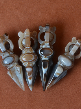 阜新天然缠丝玛瑙天珠天眼藏饰吊坠法器杵透雕带响珠鹰眼