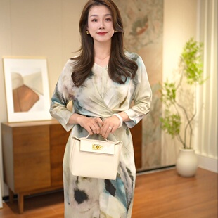 赵曼60120交叉V领风百搭常规晕染显瘦气质桑蚕丝印花 青岚染衣