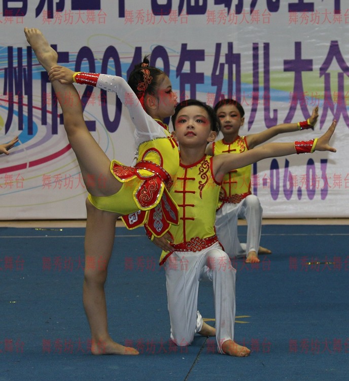 中国风少儿基本体操比赛服男女款 新款团体体操服 竞技健美操服