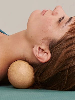 德国Tchibc橡木连体花生球键身放松肌肉肩膀颈椎筋膜球按摩实本球