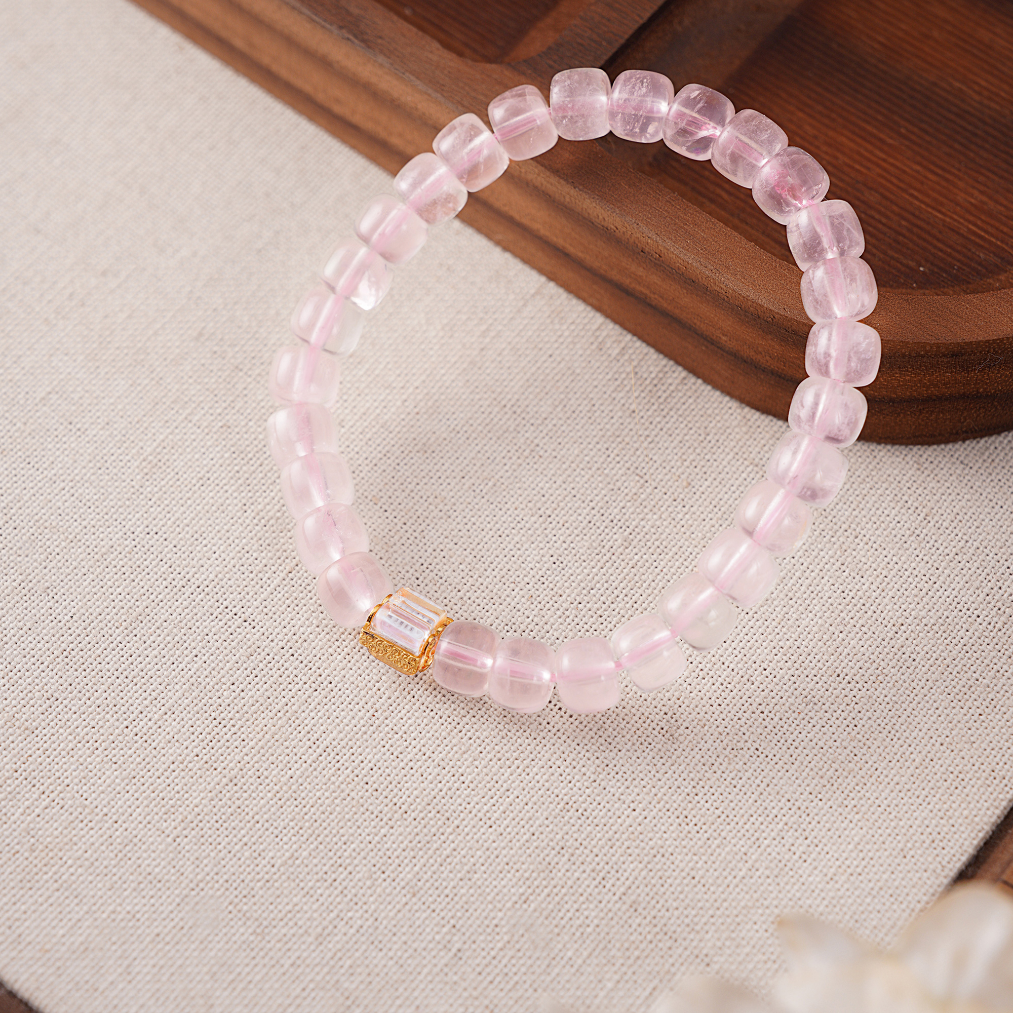 天然粉水晶手串高货直切