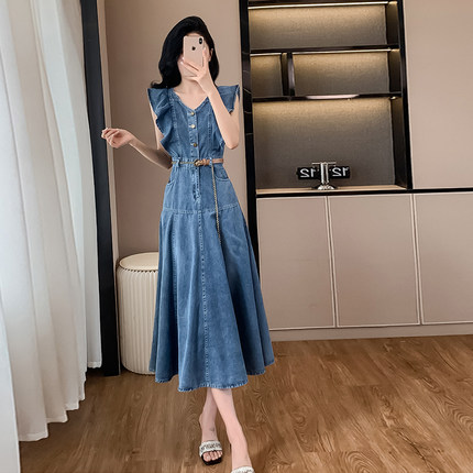 法式小众设计感小飞袖牛仔连衣裙女2025夏季新款薄款无袖V领长裙