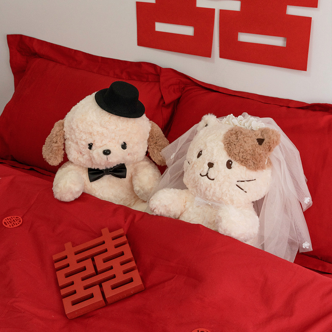 压床娃娃一对结婚新款高档抱枕陪嫁情侣玩偶婚纱小狗新婚订婚礼物