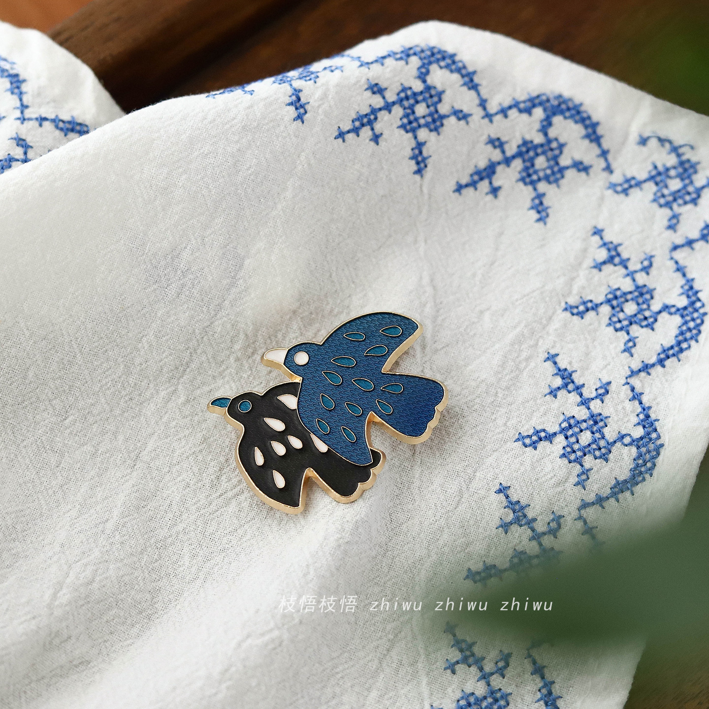 自由飞鸟胸针飞向你的山徽章