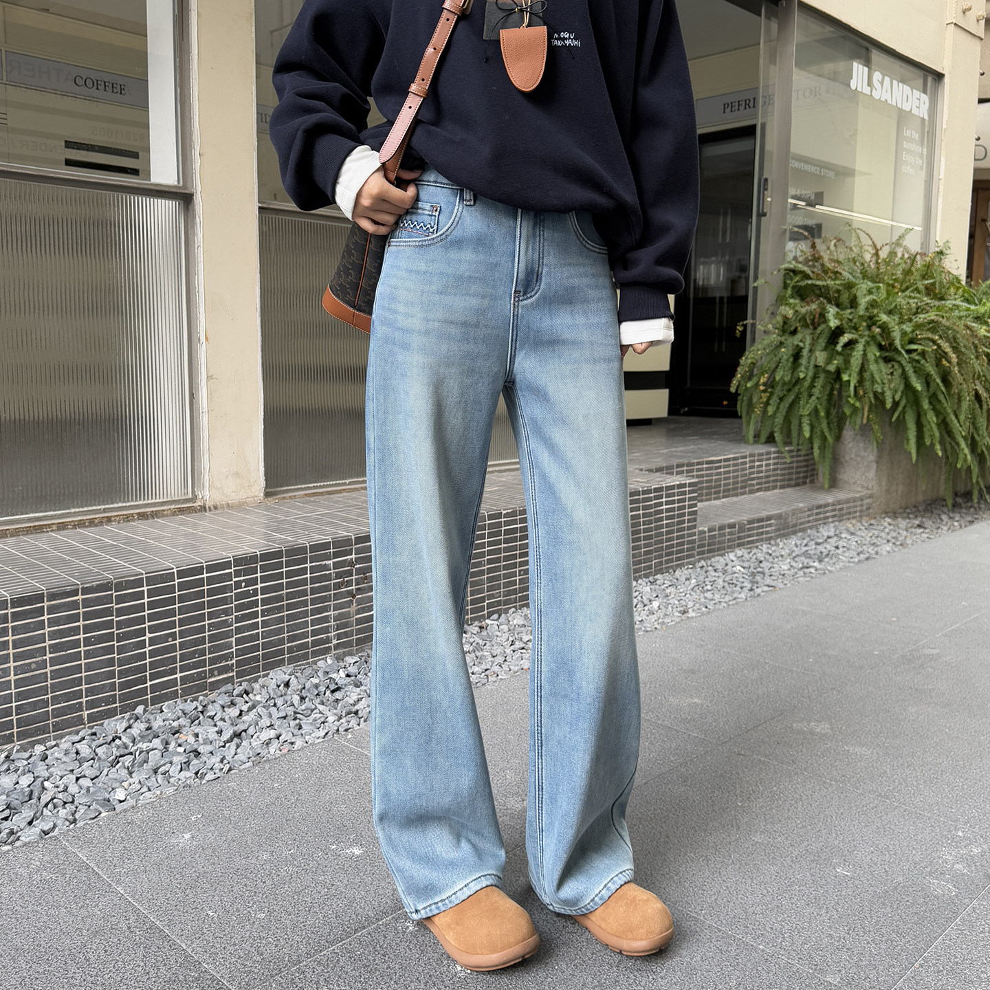 入冬镇店裤型~浅蓝加绒牛仔裤女冬季新款直筒宽松加厚拖地阔腿裤,女装/女士精品,牛仔裤,淘宝优惠券,粉丝福利购,淘宝优惠卷