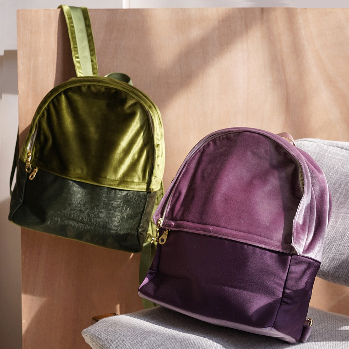 Mell休闲女丝绒双肩包