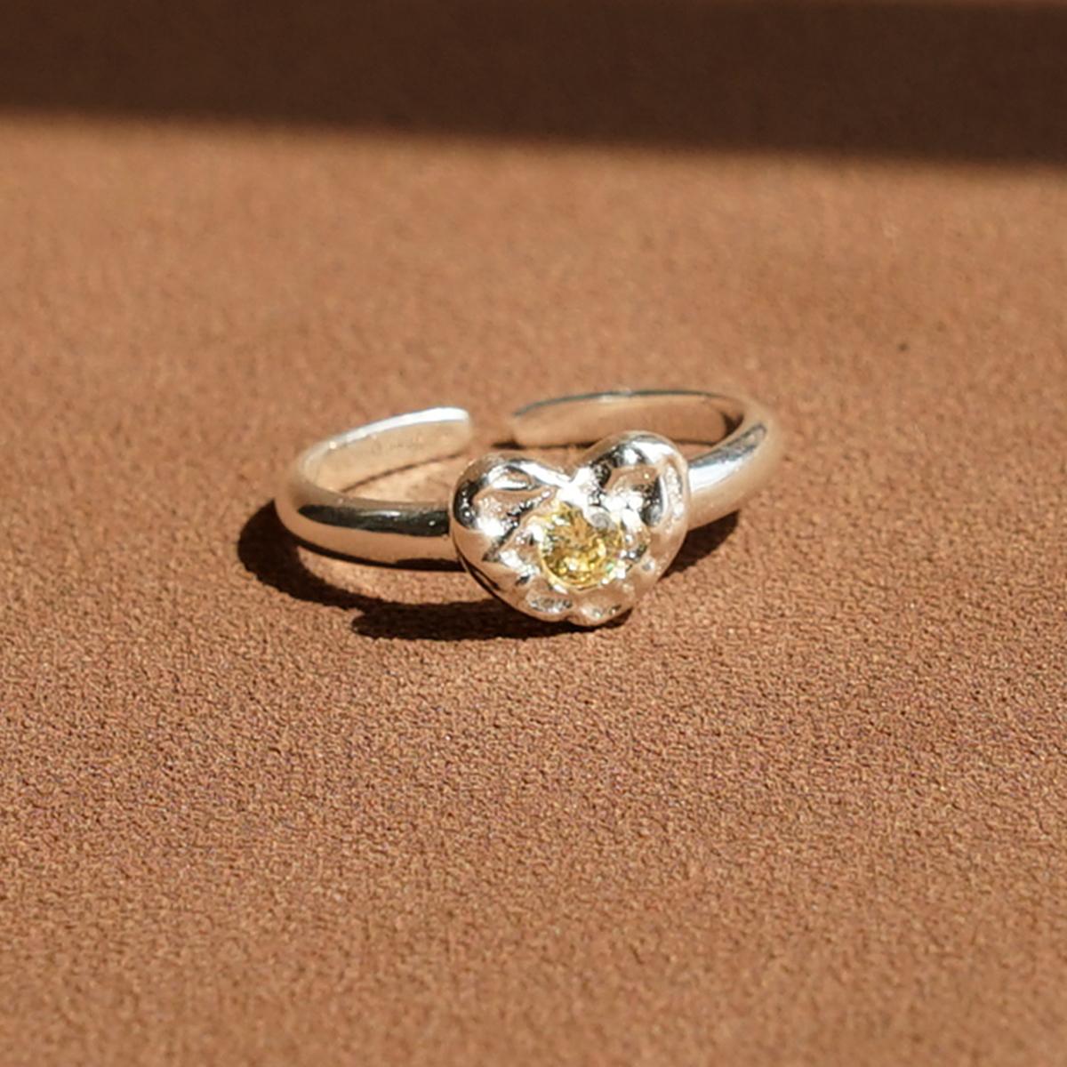 熔岩爱心肌鹅黄锆石纯银戒指
