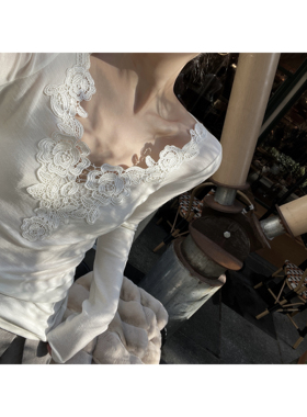 nczz《小性感 》 超显瘦蕾丝打底衫