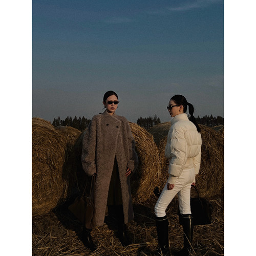 nczz《纽约时报》  全羊毛颗粒一体外套