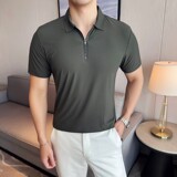 军绿色