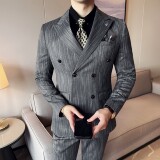 灰色