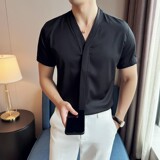 黑色