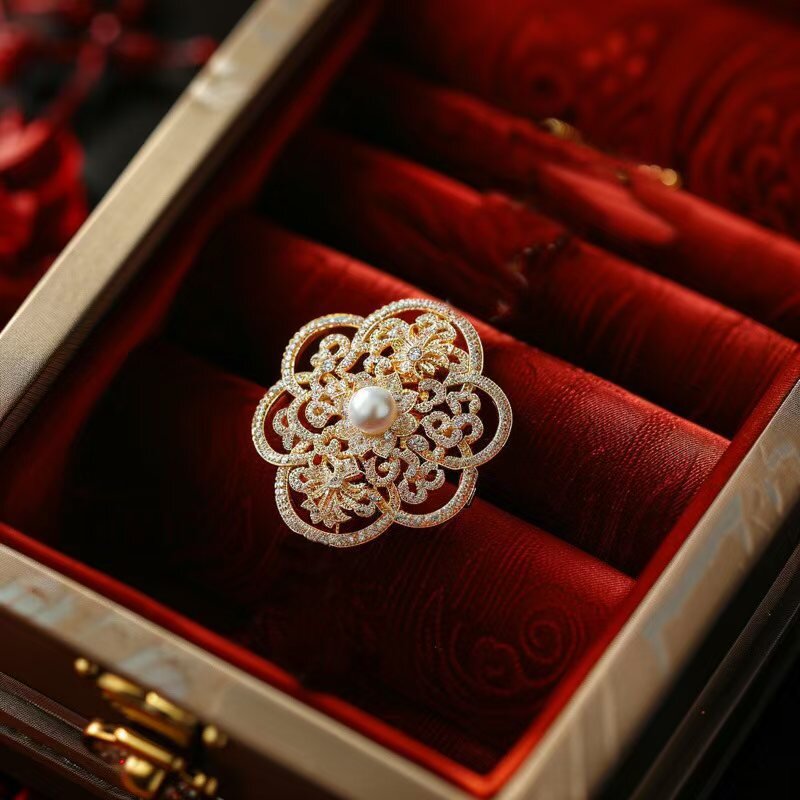 中国风喜庆中国结胸针吊坠毛衣链两用款 锆石胸花新年礼天然珍珠
