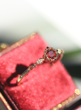 凰谨酒红石榴石925银镀金戒指