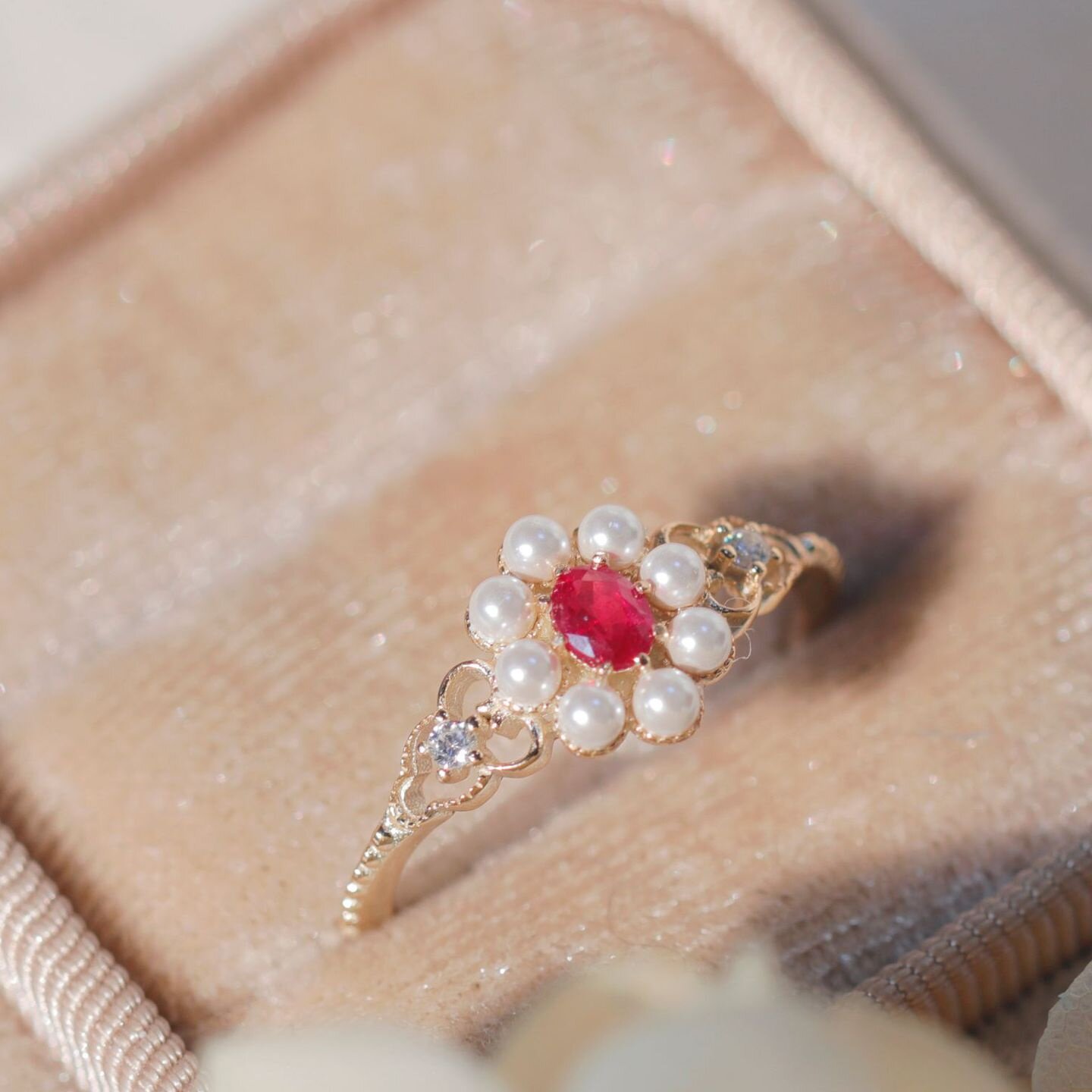 轻奢珠宝复古小众宫廷风天然红宝石贝珠戒指女925银镀金戒子花朵