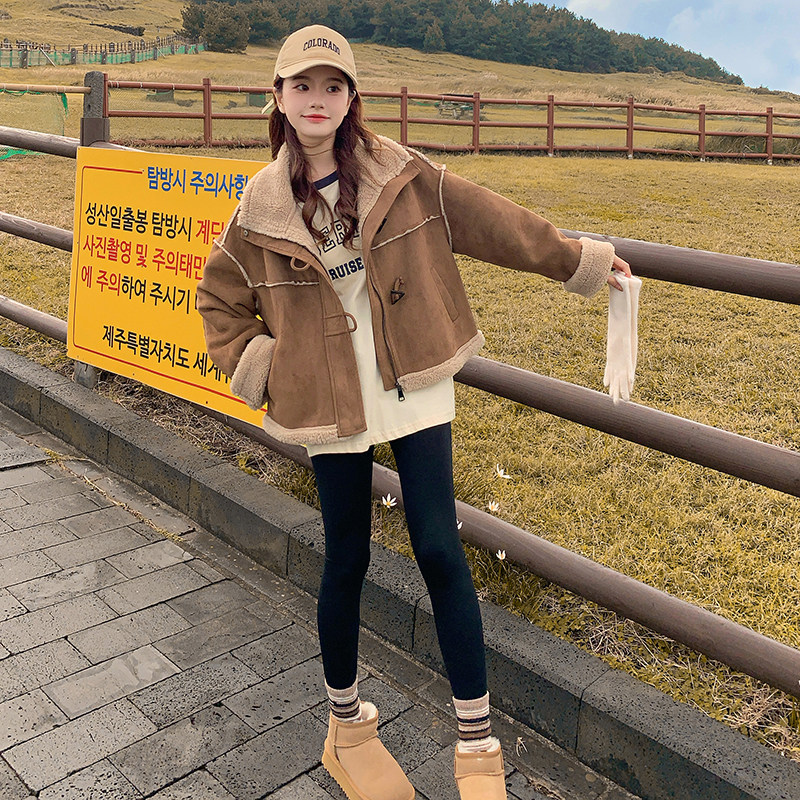 咖色牛角扣短款羊羔毛外套女2024冬季新品皮毛一体麂皮绒加厚棉服,女装短外套,浙宝171