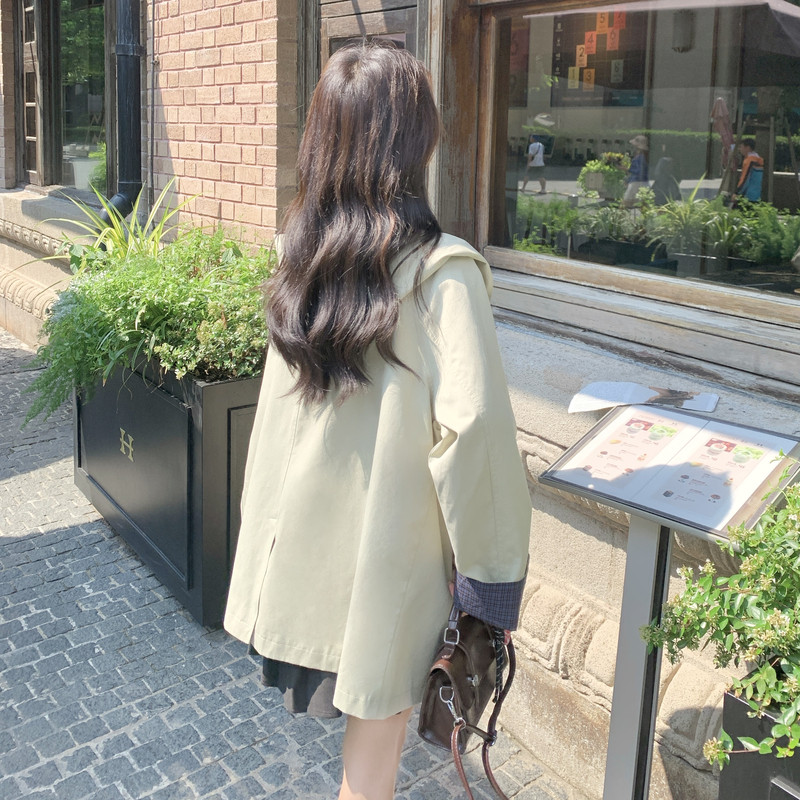现货春装新款格纹拼接帽子可拆卸米杏色风衣XW751P165K248,女装短外套,浙宝171