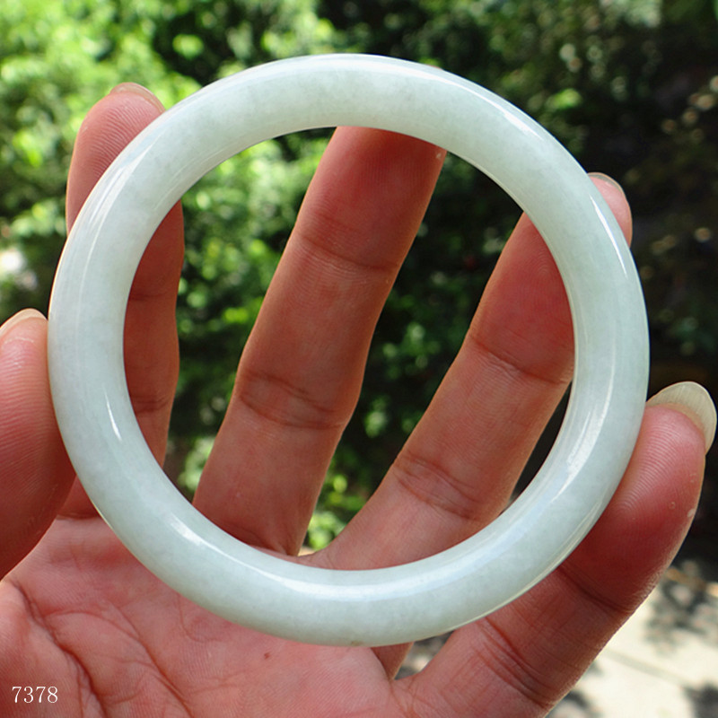 【广东旭日翡翠】天然A货翡翠苹果绿圆条翡翠手镯