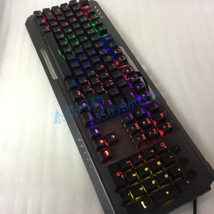 刀手DB26战魔之刃机械键盘插拔青轴键盘网吧网咖104键发光USB键盘