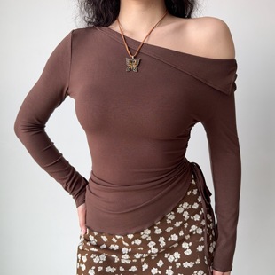 女早秋修身 T恤打底衫 欧美风斜领露肩长袖 设计感上衣 Girl