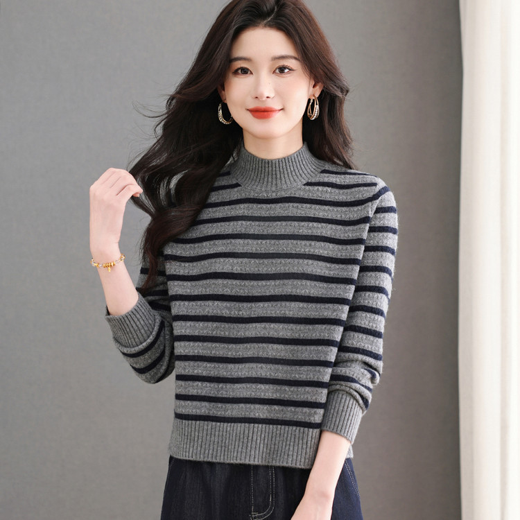 女士半高圆领常规套头常规款毛针织衫