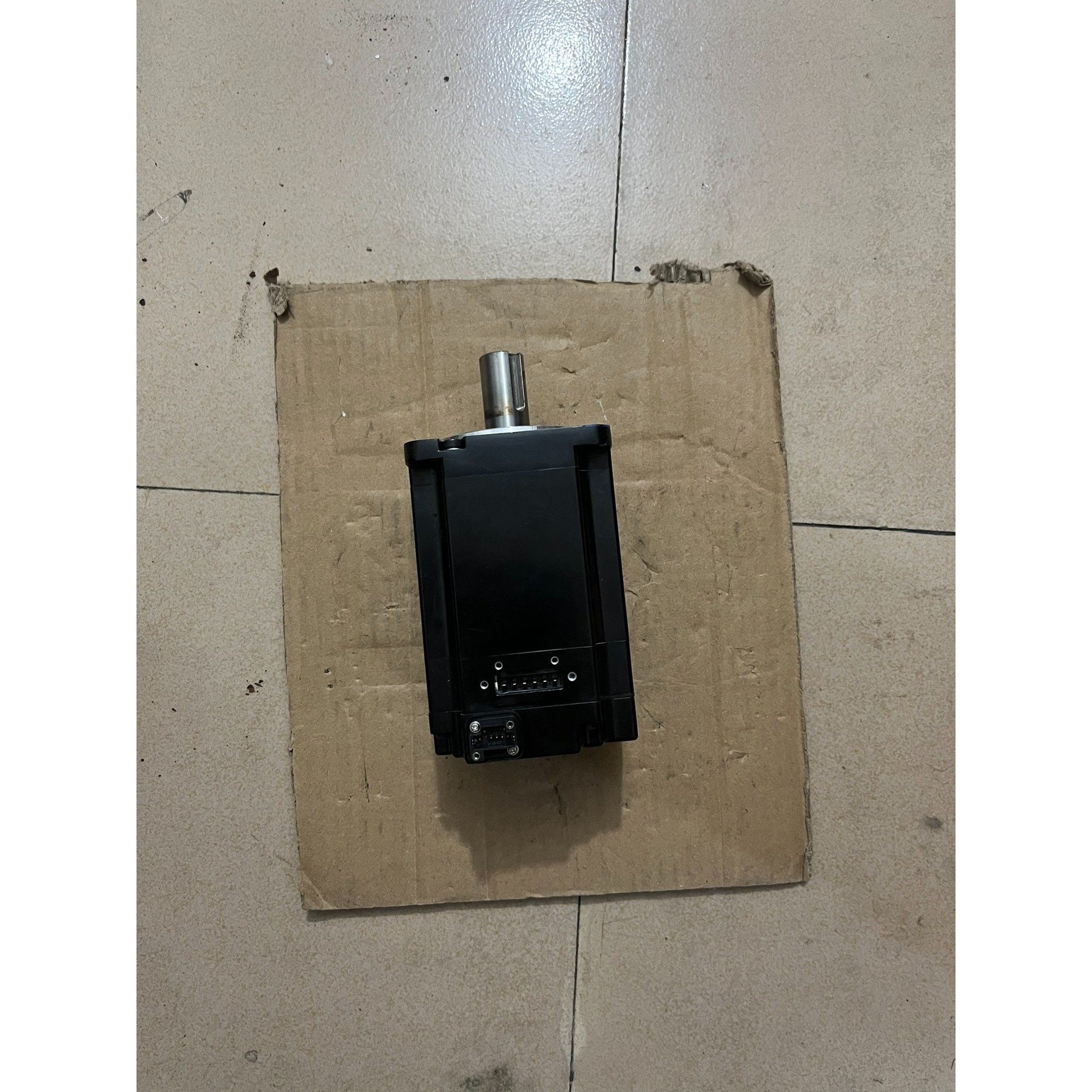 安川伺服电机SGM7A-10A7Y-CFC4,品,功能完议价产品