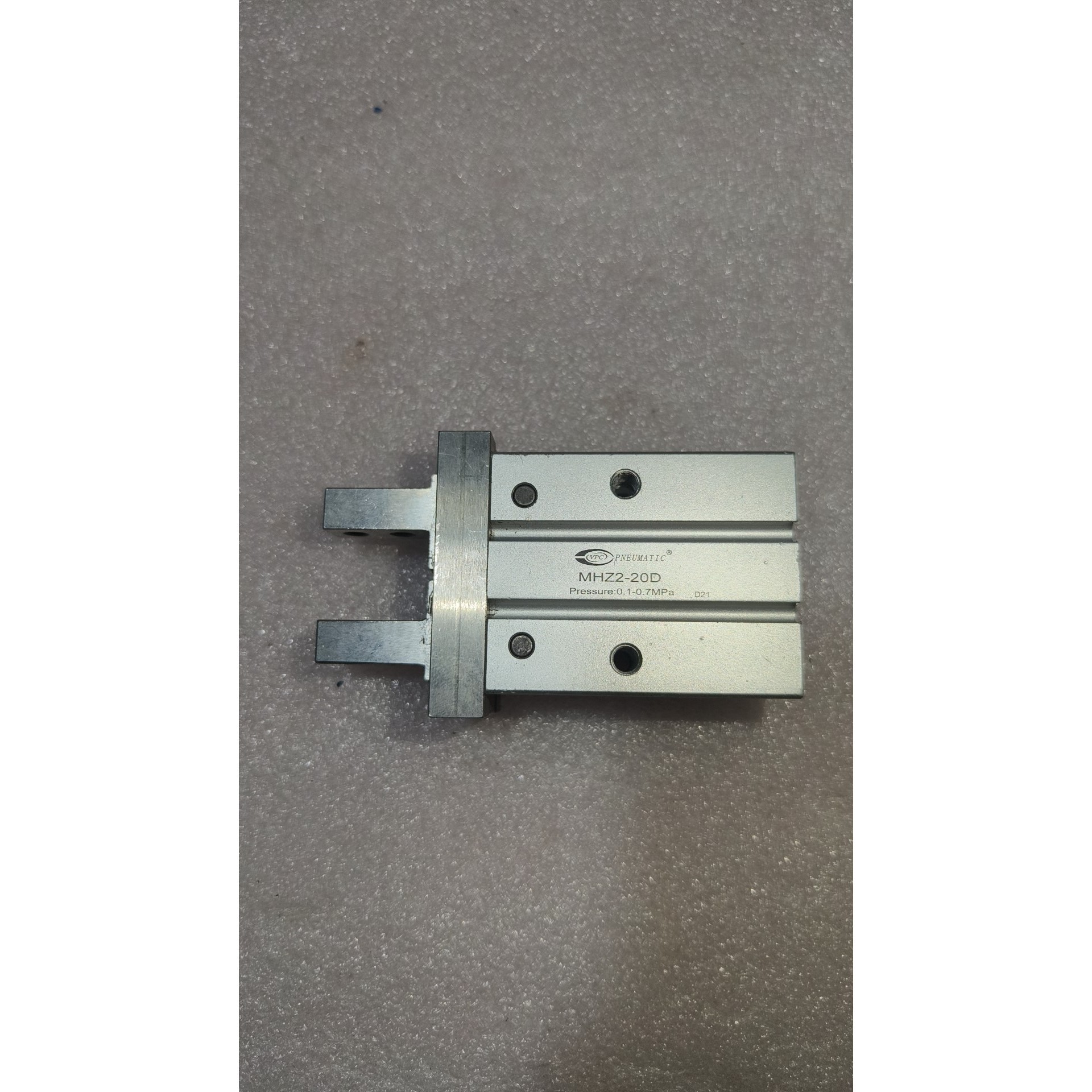 VPC气动手指MHZ2-20D,压力范围0.1-0.7MPa议价产品