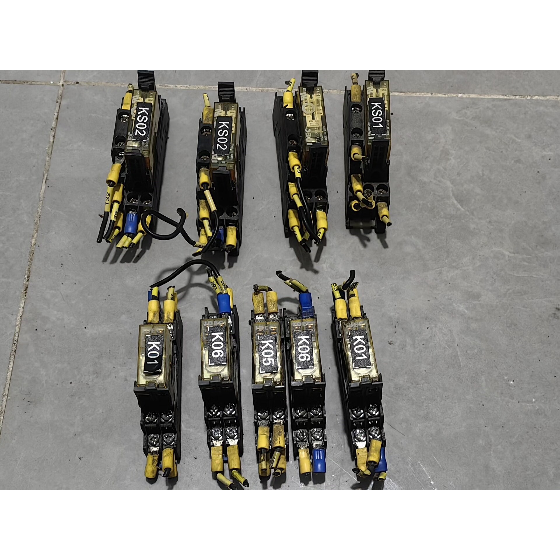 和泉继电器SF1V-4-07L  SJ2S-05B  实物拍议价产品