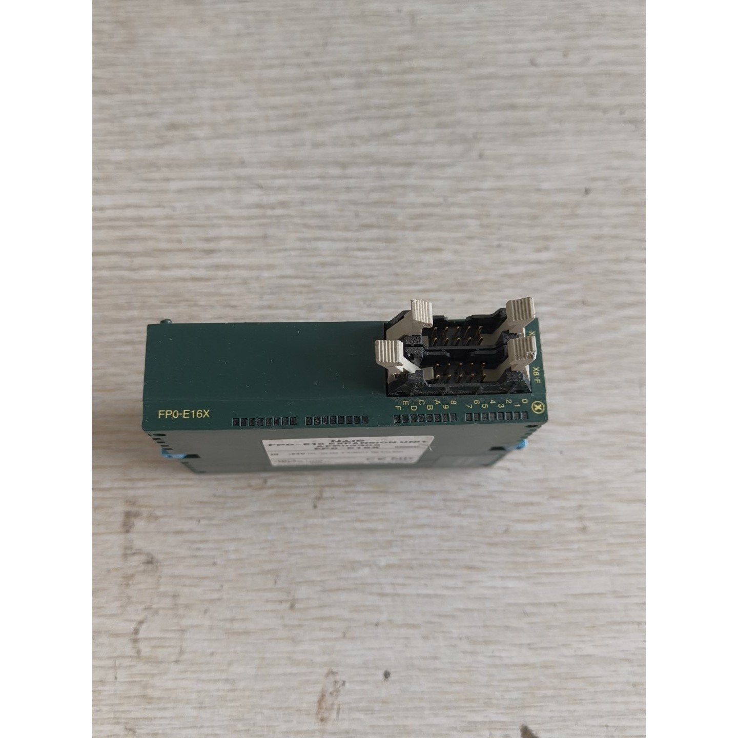 NAiS扩展单元FP0-E16X,实物如图,成色良好.功议价产品