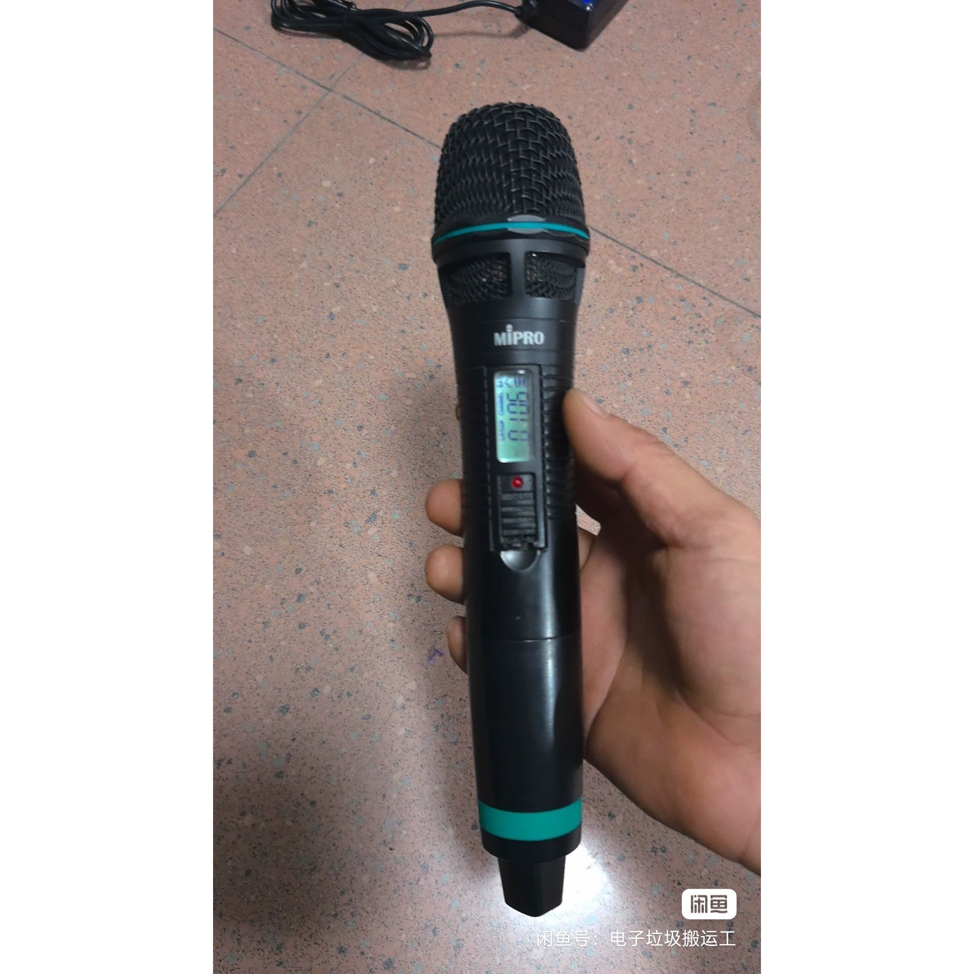 咪宝act-50ha无线话筒一支,频率7A,成色如图,功能完议价产品