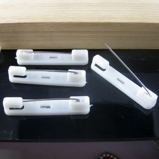 DIY饰品配件  白色塑料别针胸牌工号牌胸卡徽章胸章安全别针