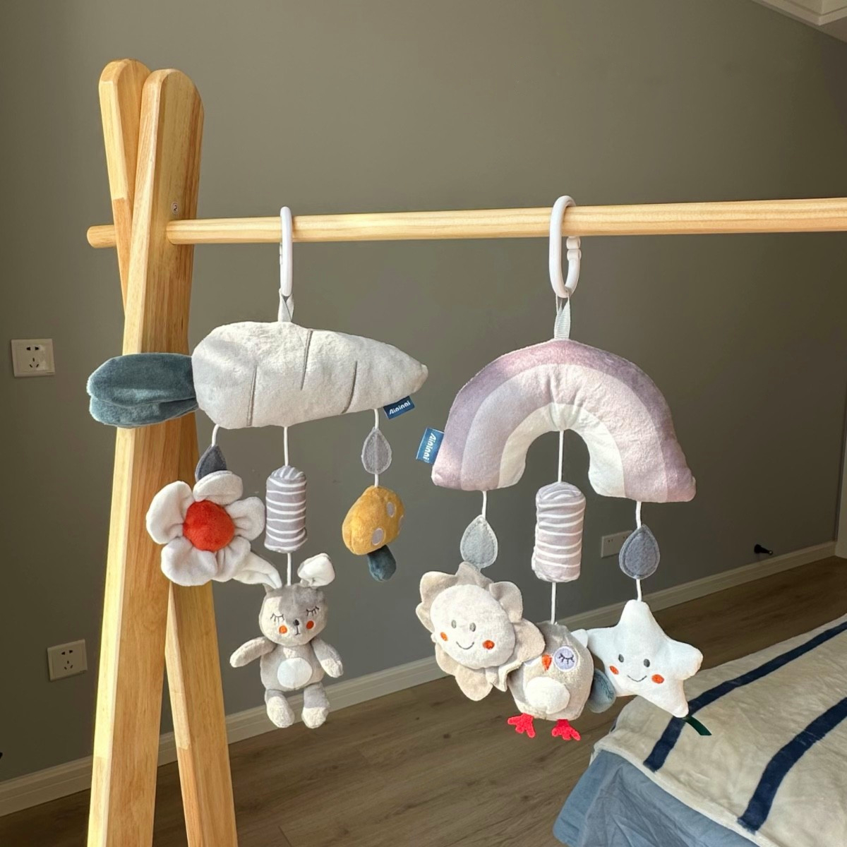 毛绒车载玩具婴儿车床