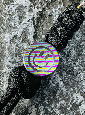 TiFire彩钛馆【笑脸】钛合金坠子EDC玩具伞绳挂坠尾绳刀坠