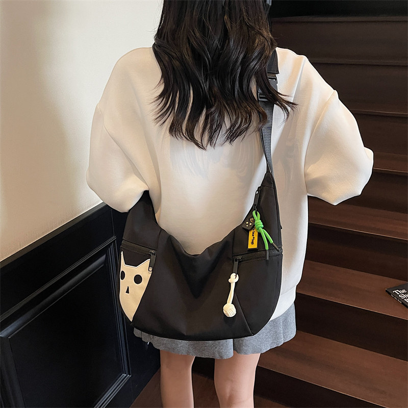 Autumn/Winter Large Capacity Commuter Tote Bag For Women 2025 New Cute Cat Wide Strap Shoulder Crossbody Dumpling Bag - Thumbnail 5