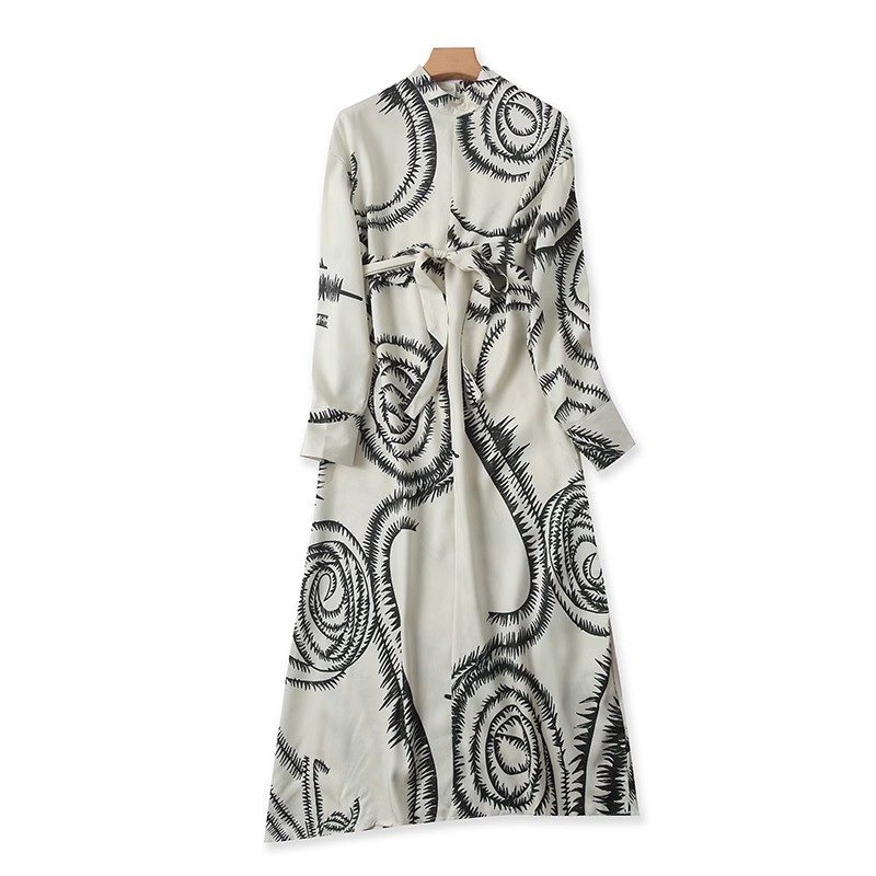 百搭A字裙印花连衣裙收腰