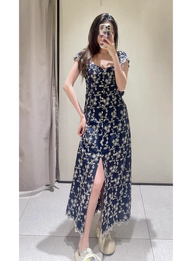 夏季法式复古刺绣收腰连衣裙