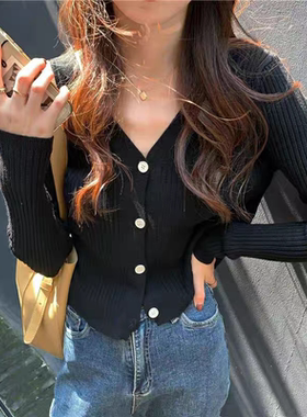 V领针织衫春秋新款百搭短款时尚毛衣修身纽扣开衫女弹力上衣15064